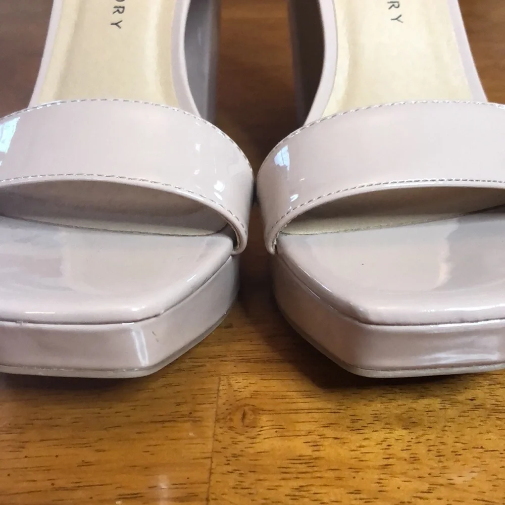 Chinese Laundry Alanah Nude Platform block heel Sandals ankle strap Size 8.5